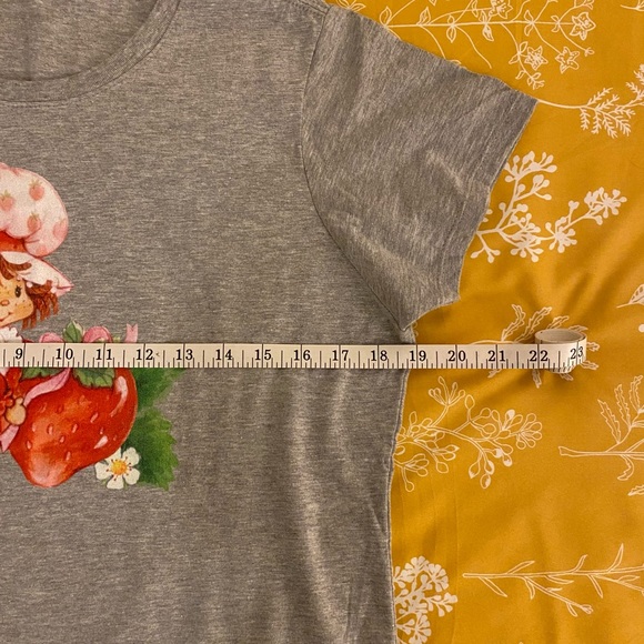 NWOT Strawberry Shortcake tee (M) - Picture 7 of 9
